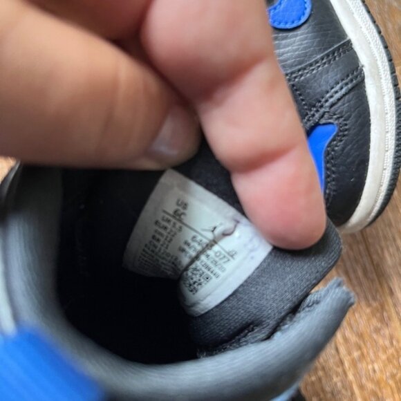 Nike Air Jordan Retro 1 MidHyper Royal Blue 6 c toddler - Picture 5 of 5